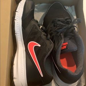 New in Box - black & pink nike downshifters